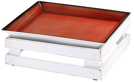 Rechteckige Schale auf Holzgestell.