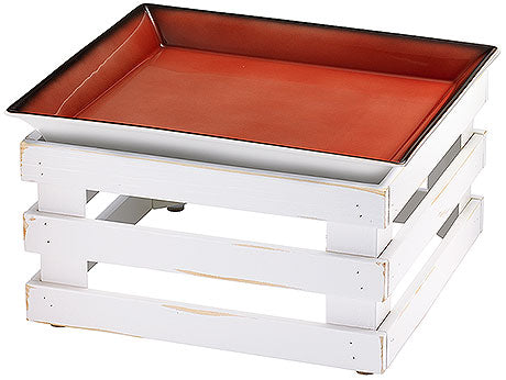 Tablett auf weißem Holzgestell.