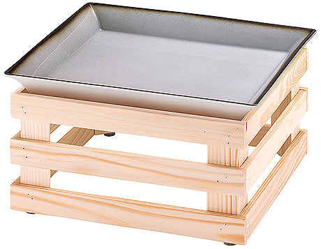 Holzgestell mit Tablett oben.