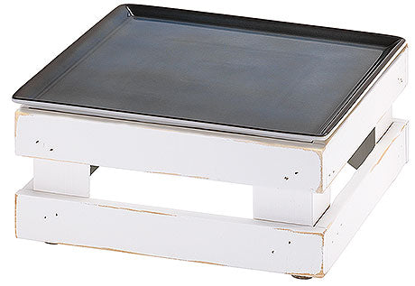 Holztablett mit schwarzer Platte.