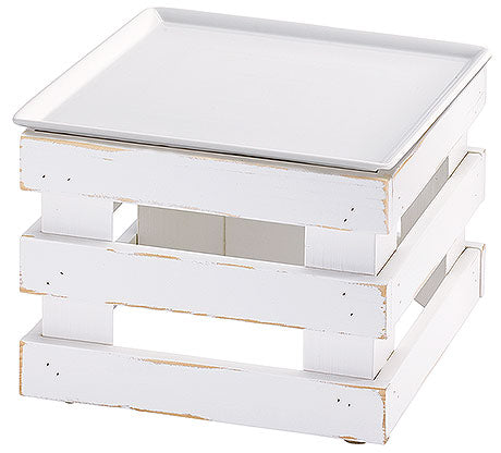 Weiße Holzbox mit Tablett.