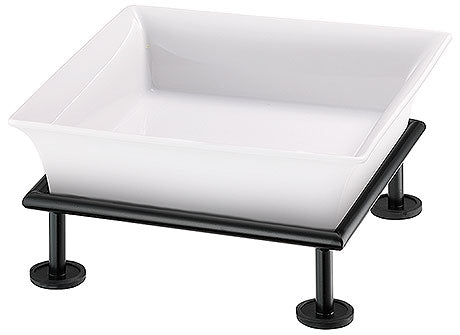 Weiße Schale auf schwarzem Gestell.