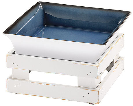 Schale auf Holzgestell, quadratisch.