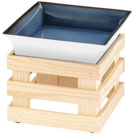 Schale auf Holzgestell für Buffet.