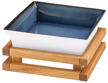 Schale auf Holzgestell, leer.