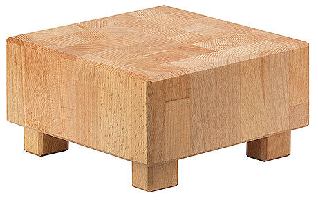 Holzblock als Präsentationsständer.