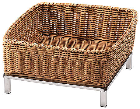 Geflochtener Korb auf Metallgestell.