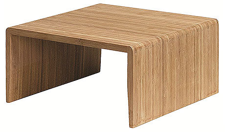 Holztisch mit modernem Design.