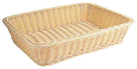 Rechteckiger geflochtener Brotkorb leer.