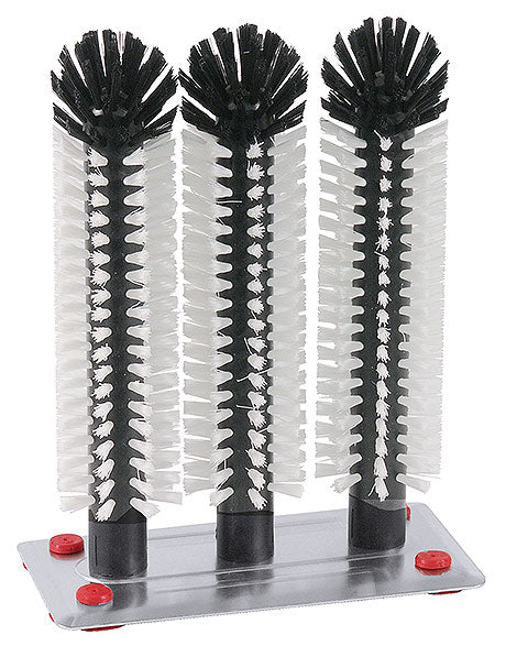 Drei Flaschenbürsten auf Metallständer.