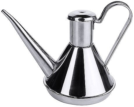 Silberne Ölkanne mit Ausguss.