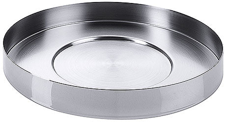 Runde, silberne Servierplatte aus Metall.