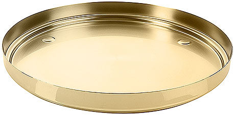 Goldenes Serviertablett aus Metall.