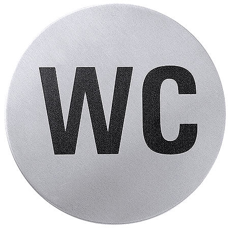 WC-Schild auf silbernem Hintergrund.