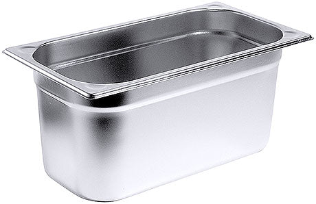 Edelstahl-Gastronormbehälter für Küche.