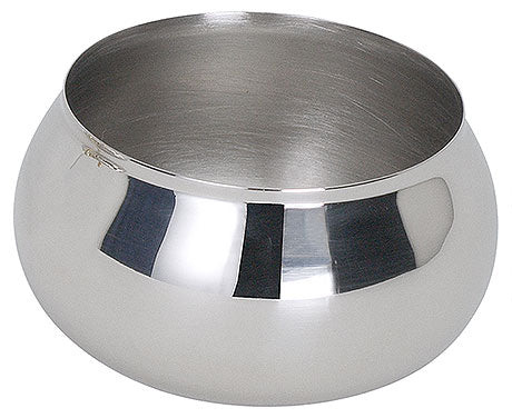 Silberne, runde Metallschüssel.