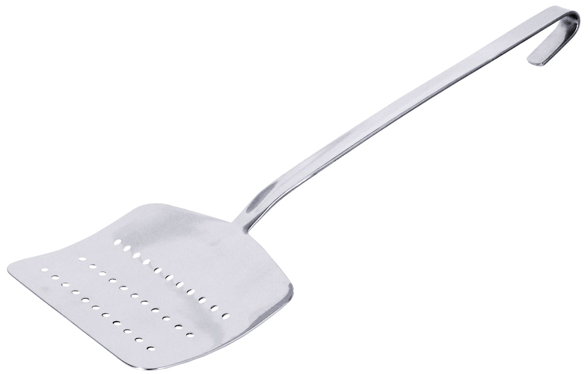 Metall-Spatel mit Löchern.