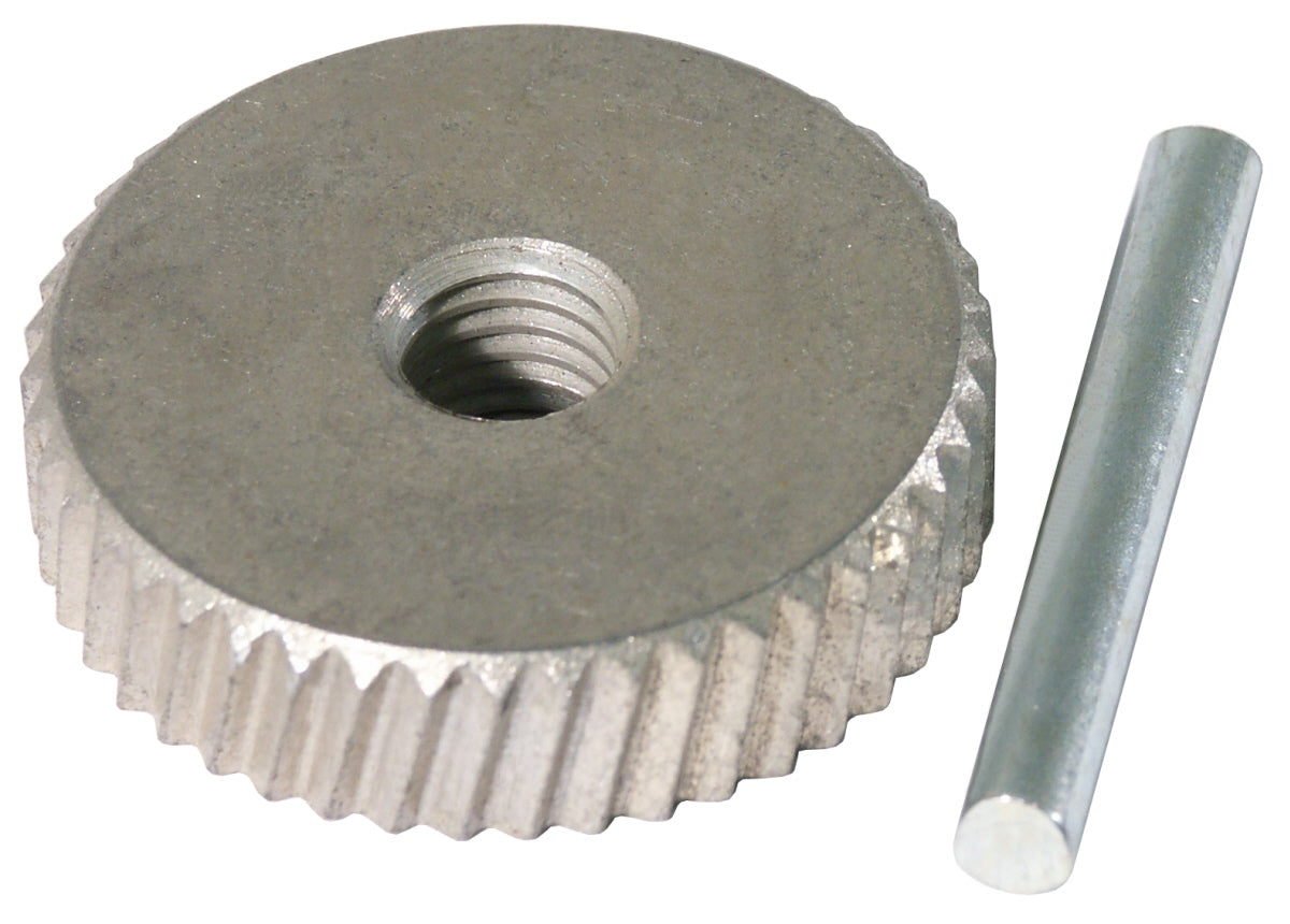 Metallschraube und Stift, Nahaufnahme.