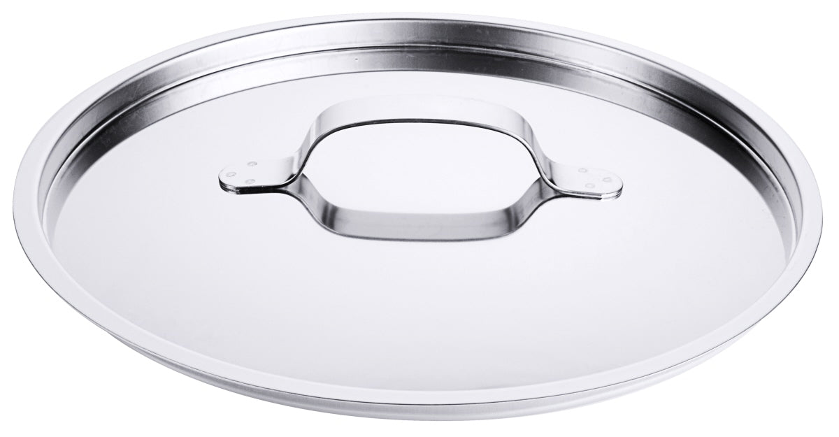 Vier Edelstahl-Topfdeckel nebeneinander.