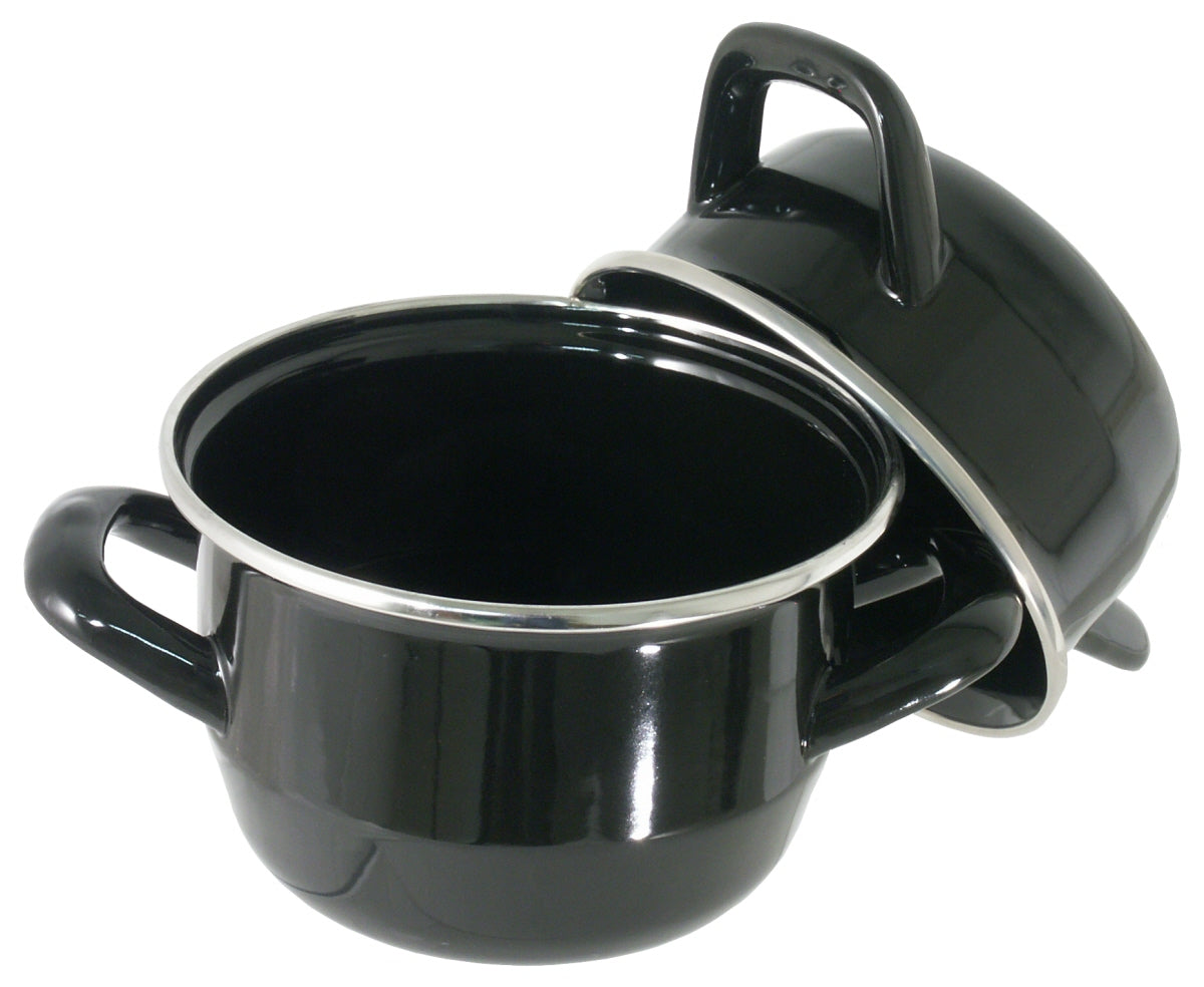 Schwarzer Kochtopf mit Deckel.