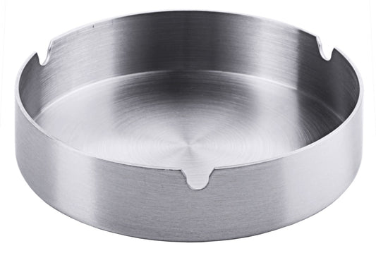 Metallaschenbecher mit Kerben.