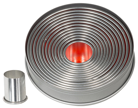 Runde Ausstechformen aus Metall.