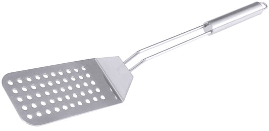 Metall-Pfannenwender mit Löchern.