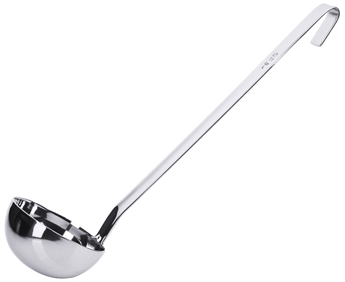 Silberne Suppenkelle mit Haken.