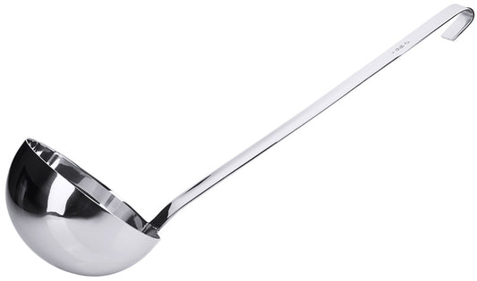 Silberne Suppenkelle mit Haken.