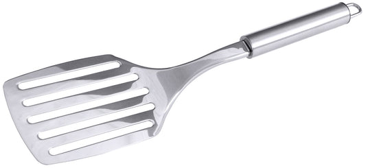 Metall-Pfannenwender mit Schlitzen.