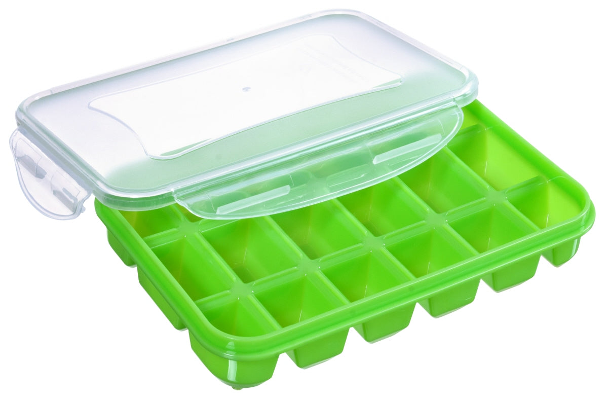 Grüne Eiswürfelform mit Deckel.
