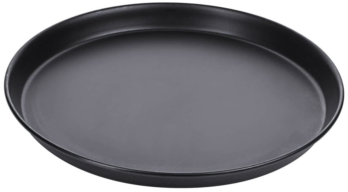Schwarzes rundes Serviertablett aus Kunststoff.