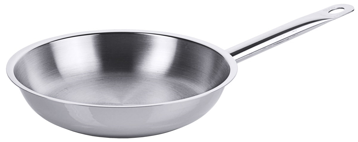 Edelstahlpfanne mit Griff.