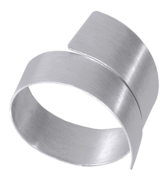 Silberner Serviettenring aus Metall.