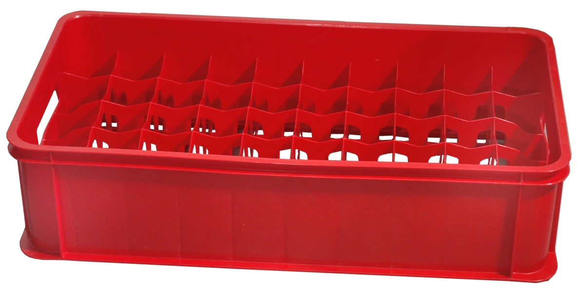 Roter Gläserkorb mit Fächern.