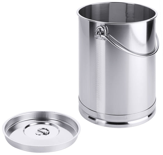 Edelstahlbehälter mit Deckel, offen.