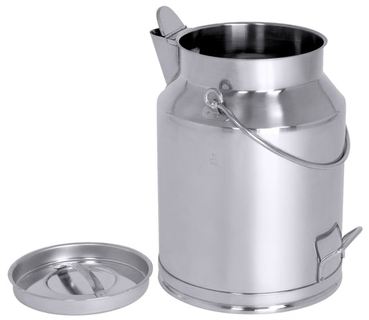 Edelstahl-Milchkannen mit Deckel.