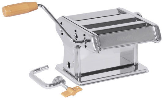 Nudelmaschine aus Edelstahl mit Kurbel.