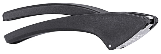 Schwarze Knoblauchpresse aus Metall.