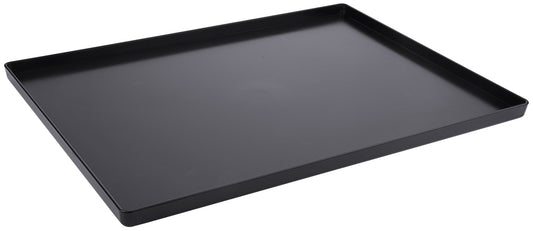 Schwarzes rechteckiges Serviertablett.