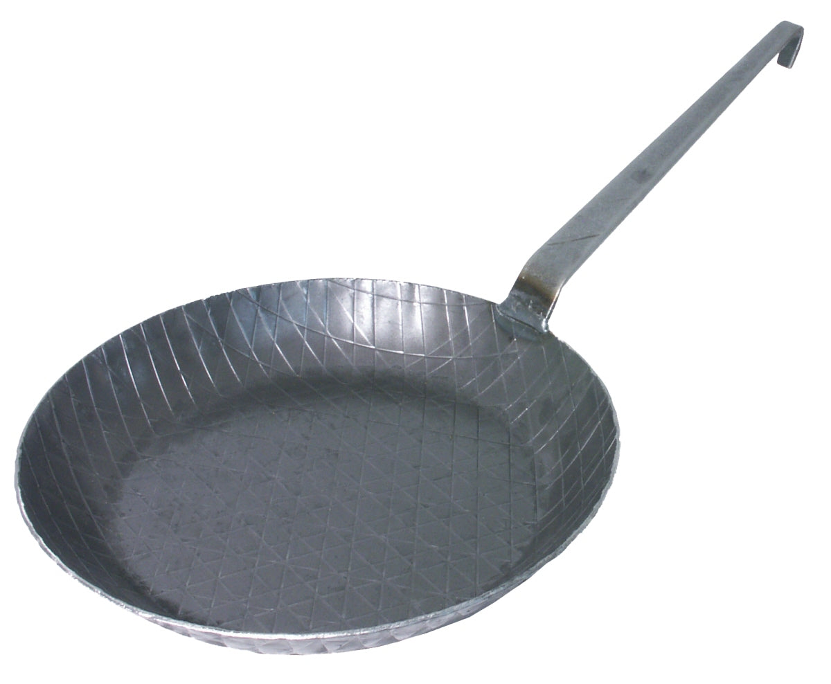 Metallpfanne mit langem Griff.