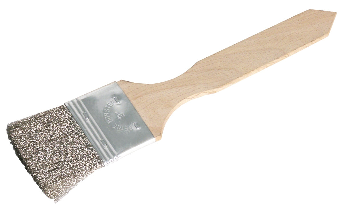 Grillbürste mit Holzgriff.