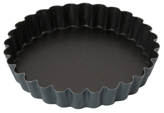 Schwarze, gewellte Backform für Torten.