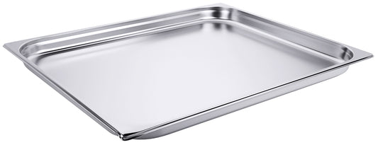 Edelstahl-Gastronormbehälter, rechteckig, leer.