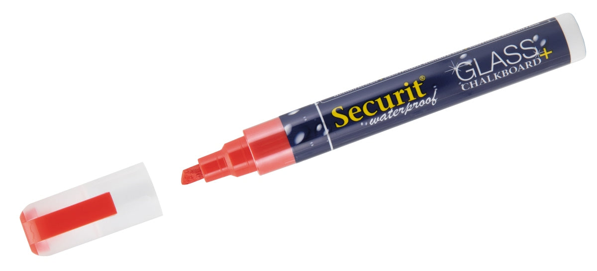 Roter Kreidemarker mit abgenommener Kappe.