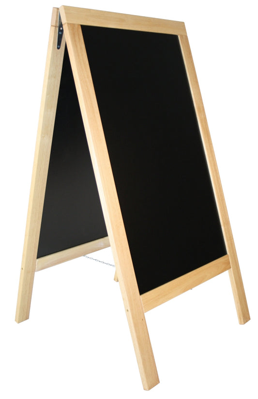 Holztafel für Gastronomie-Werbung.