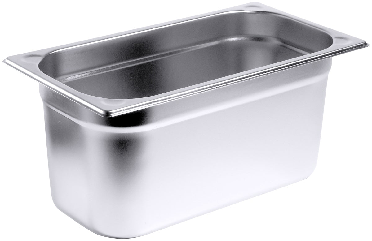 Edelstahl-Gastronormbehälter für Küche.