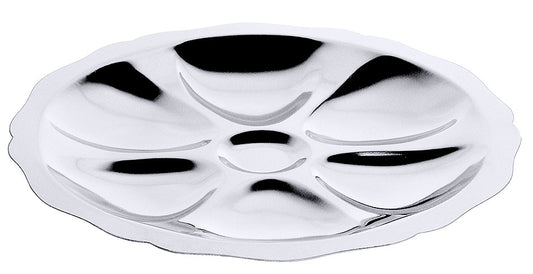 Silbernes Tablett mit Vertiefungen.