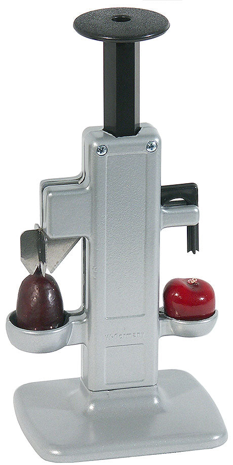 Obstentkerner mit zwei Früchten.