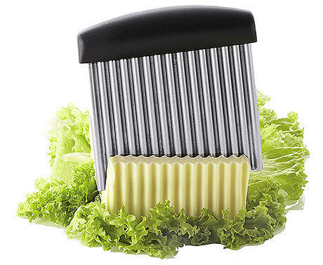 Wellenschneider mit Gemüse und Butter.